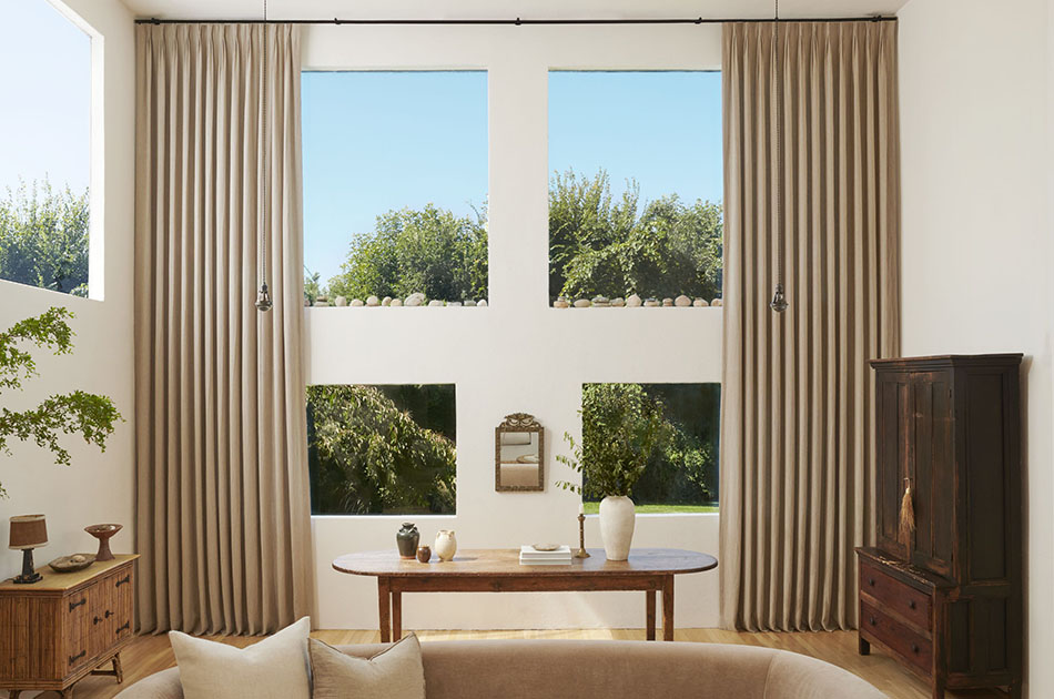 Ways Modern Window Treatments Improve Comfort and Style at Home by enhancing light control, insulation, privacy, and interior aesthetics.

