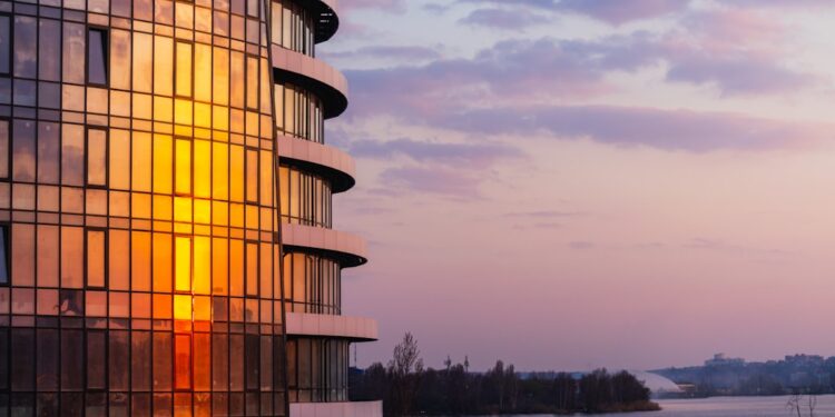 Edgewater luxury lifestyle