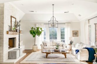 Alabaster Walls with Pure White Trim