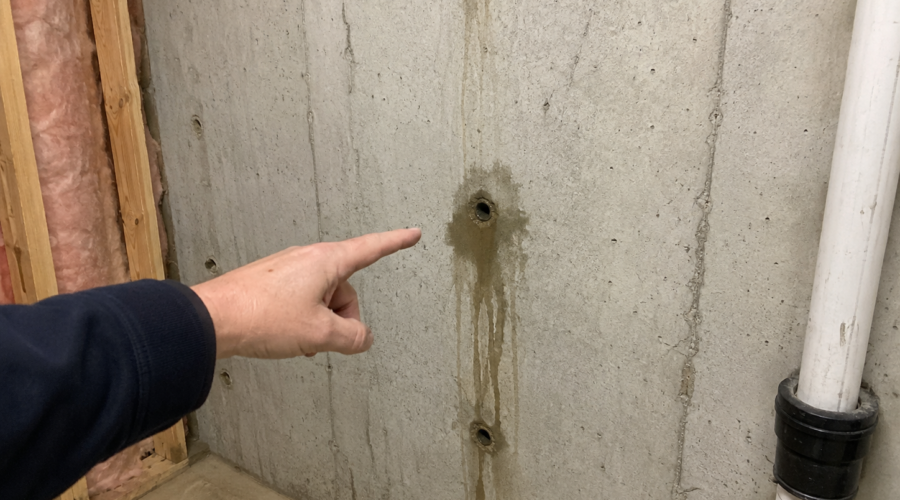 leaking tie-rod